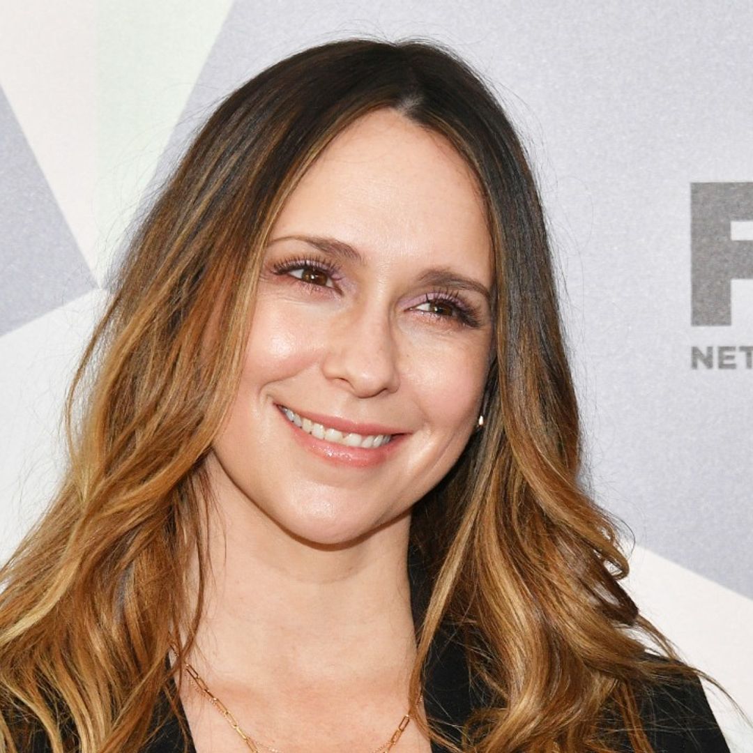 Jennifer Love Hewitt - Latest News & Photos - How Old Is Jennifer Love Hewitt? From Ghost Whisperer to Now