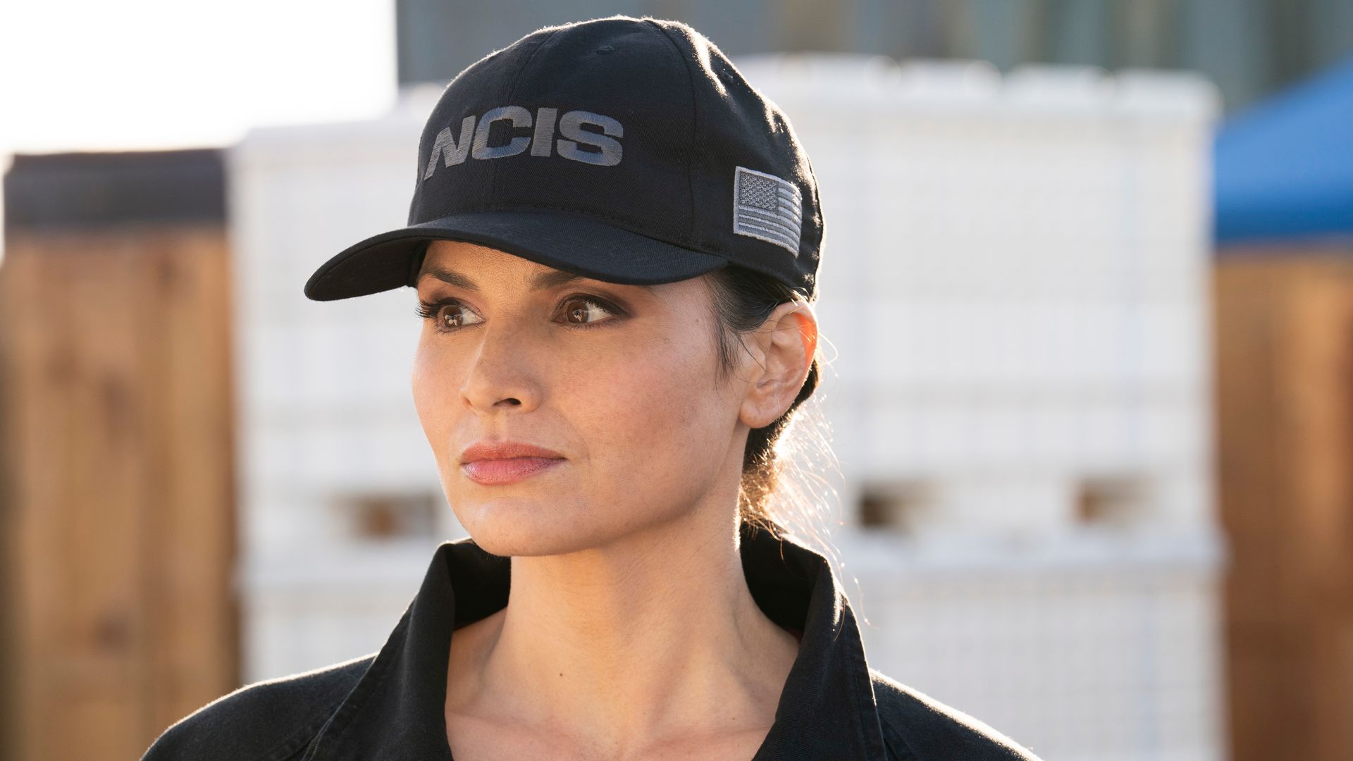 Jessica Kinley: Discover Her Amazing Story - Katrina Law’s Height: Arrow Star’s Athletic Build