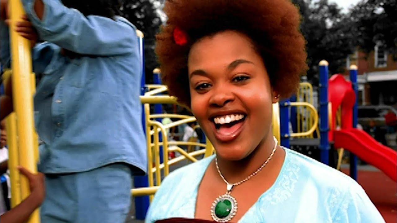 Jill Scott’s Height: Soulful Voice and Towering Talent
