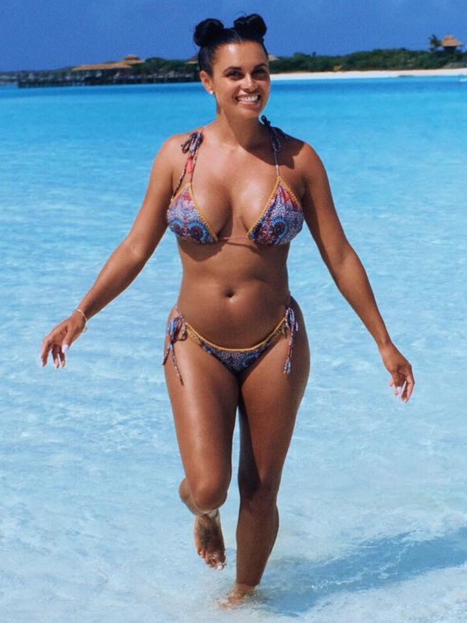 Joy Taylor's Bra Size and Body Measurements - Brasizemeasurements.org - Joy Taylor’s Height: Fox Sports’ Charismatic Host