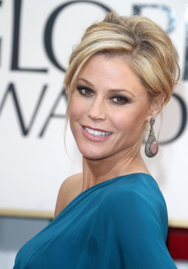 Julie Bowen Height Weight Body Measurements Biography Wiki | Julie - How Tall Is Julie Bowen: Modern Family Star’s Stats