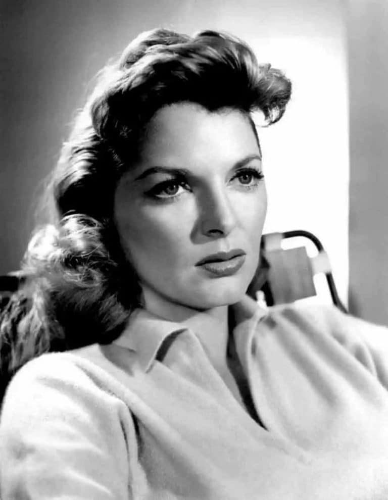 Julie London’s Iconic Hourglass Figure – The Vintage Beauty’s Stats!