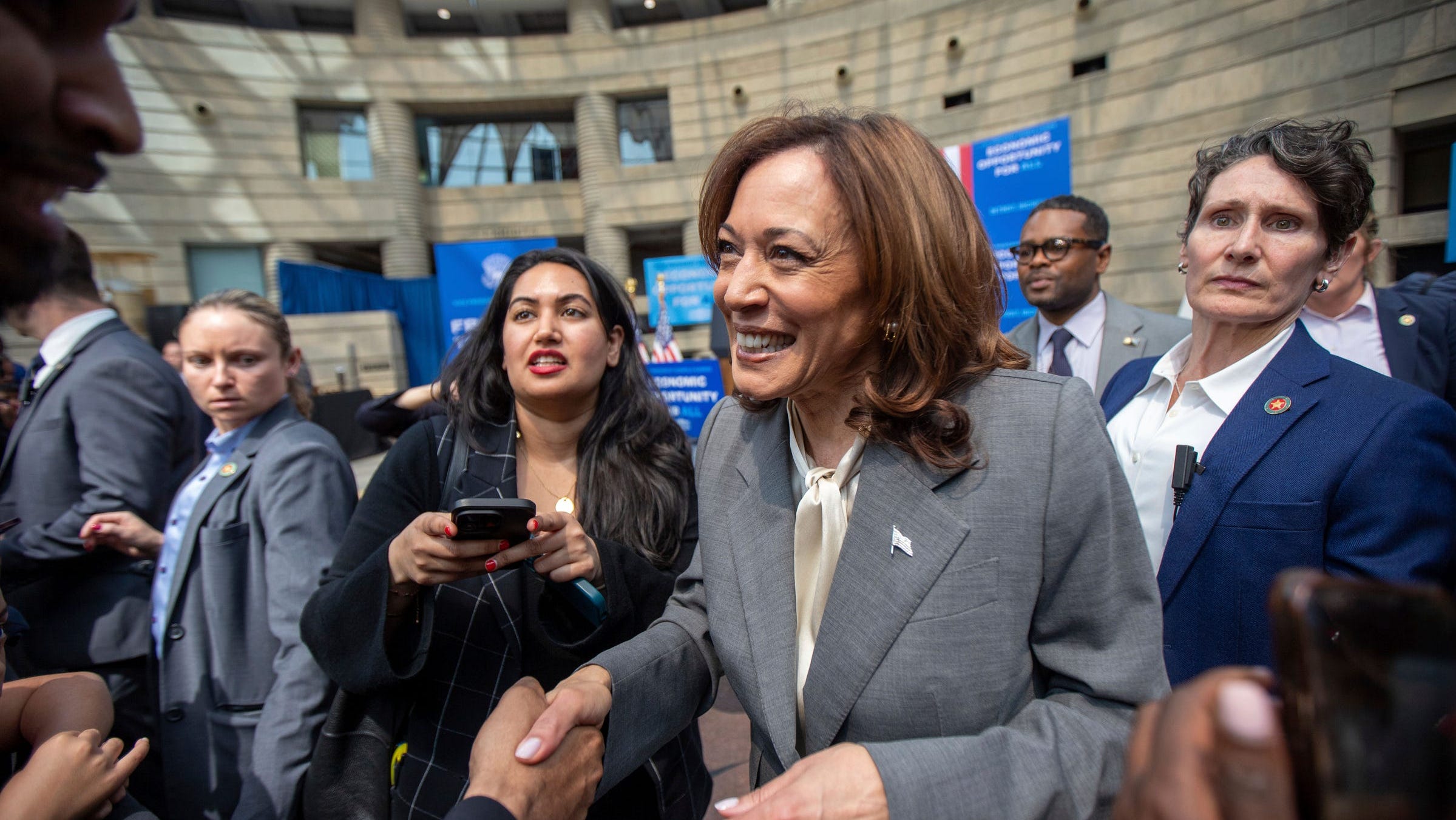Kamala Harris wasn't protected by Secret Service in 2019 | Fact check - Kamala Harris Measurements: VP Profile, Style, and Presence