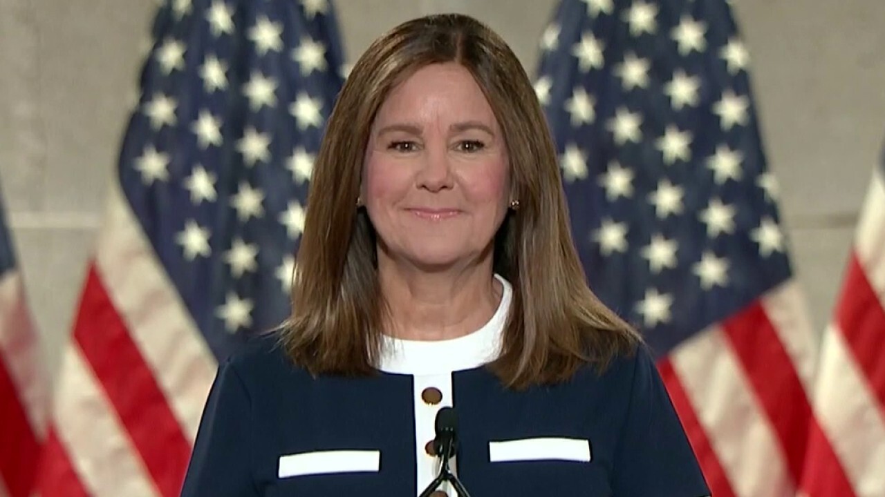 Karen Pence: President Trump and Vice President Pence support our Armed - Karen Pence Measurements: Second Lady’s Look & Poise