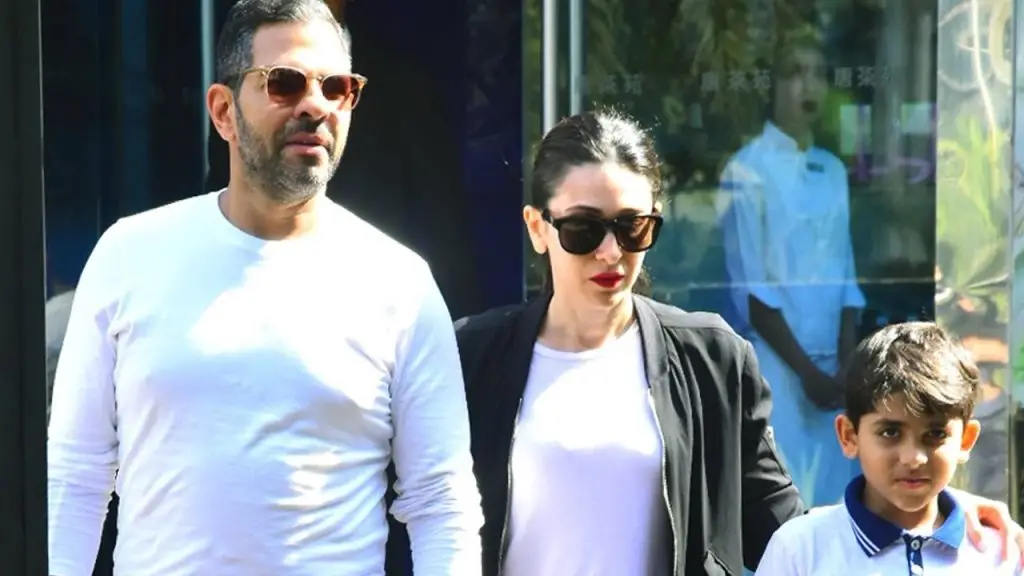 Karishma Kapoor Husband | 10 Beautiful Pictures | Reviewit.pk - Who Is Karisma Kapoor’s Husband? Meet Sanjay Kapur, the Businessman She Divorced