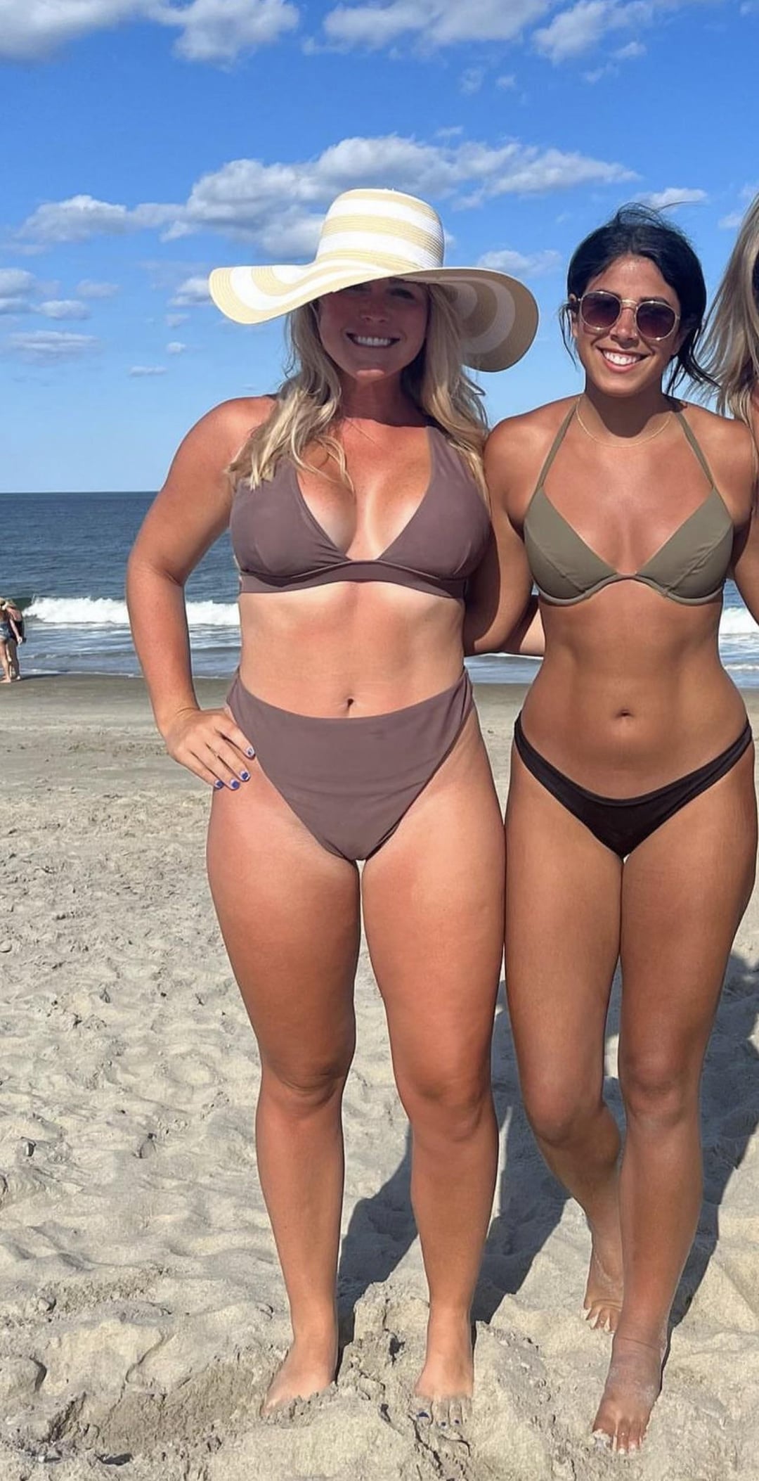 Karoline Leavitt : r/womenoftheright - Karoline Leavitt Measurements: Profiling Trump's Youngest White House Press Secretary
