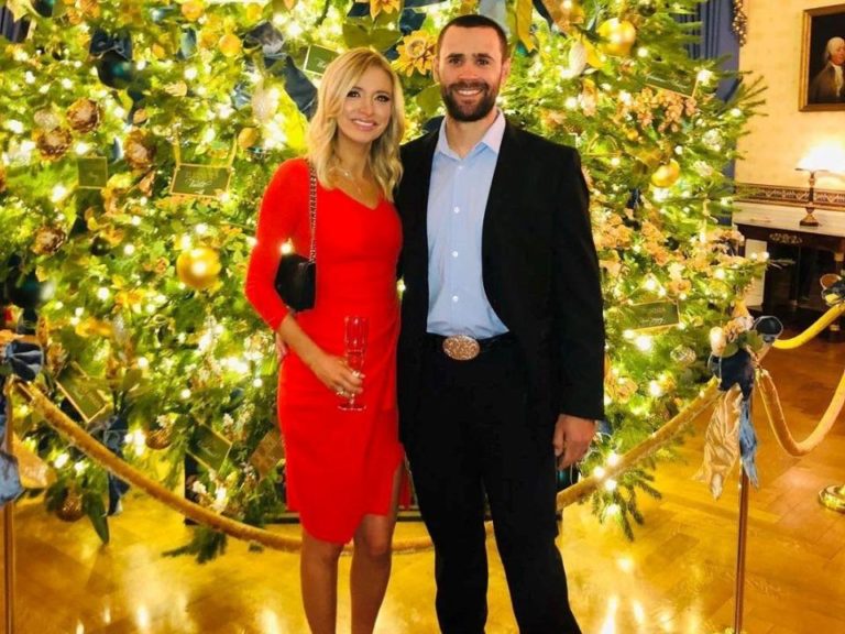 Kayleigh McEnany Biography, Age, Height, Husband, Net Worth - StarsWiki - Kayleigh McEnany Measurements: Poise, Presentation & Physical Profile