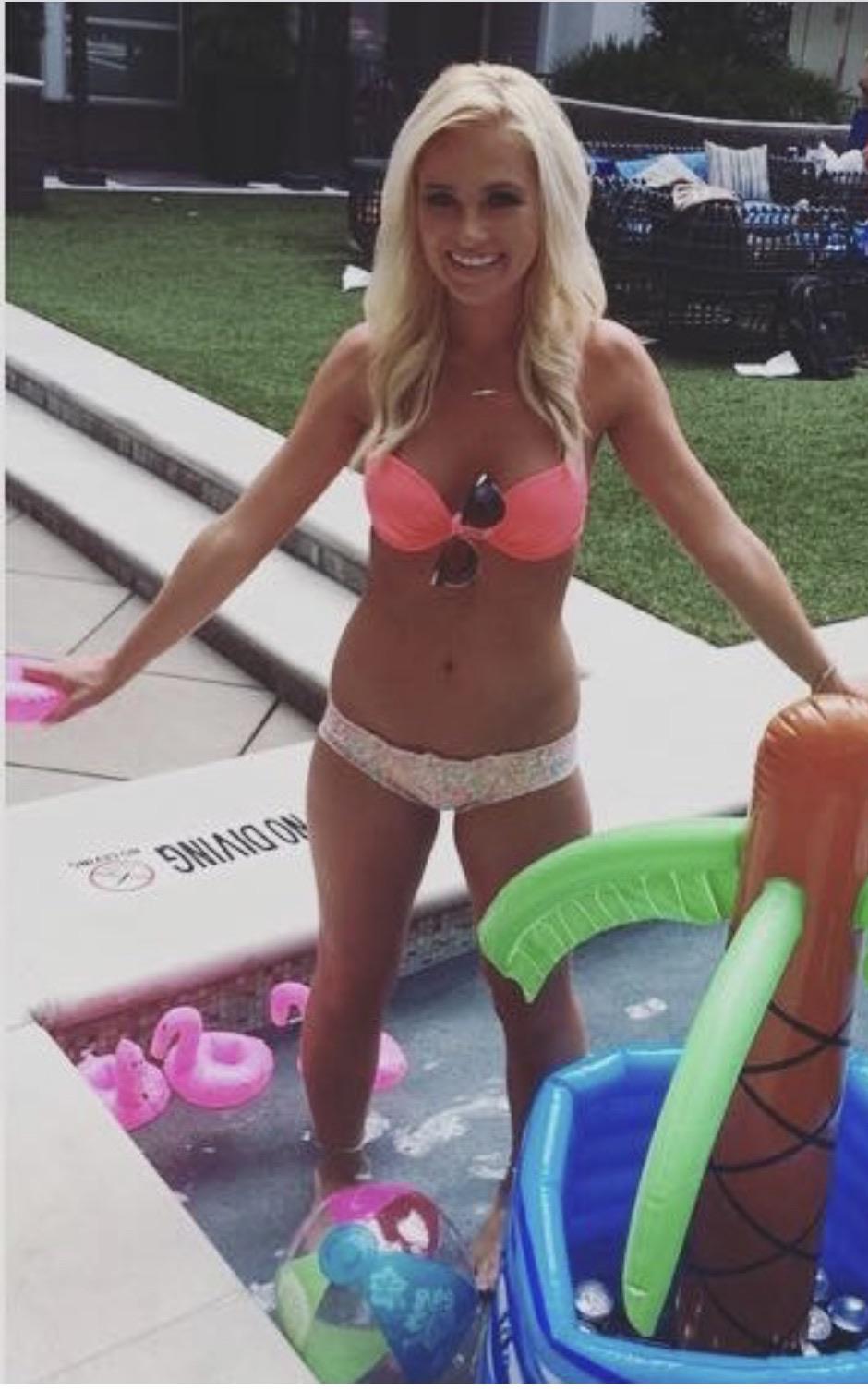 Kayleigh McEnany | Peoples Republic of Cork - How Tall Is Kayleigh McEnany? Former Press Secretary’s Stature
