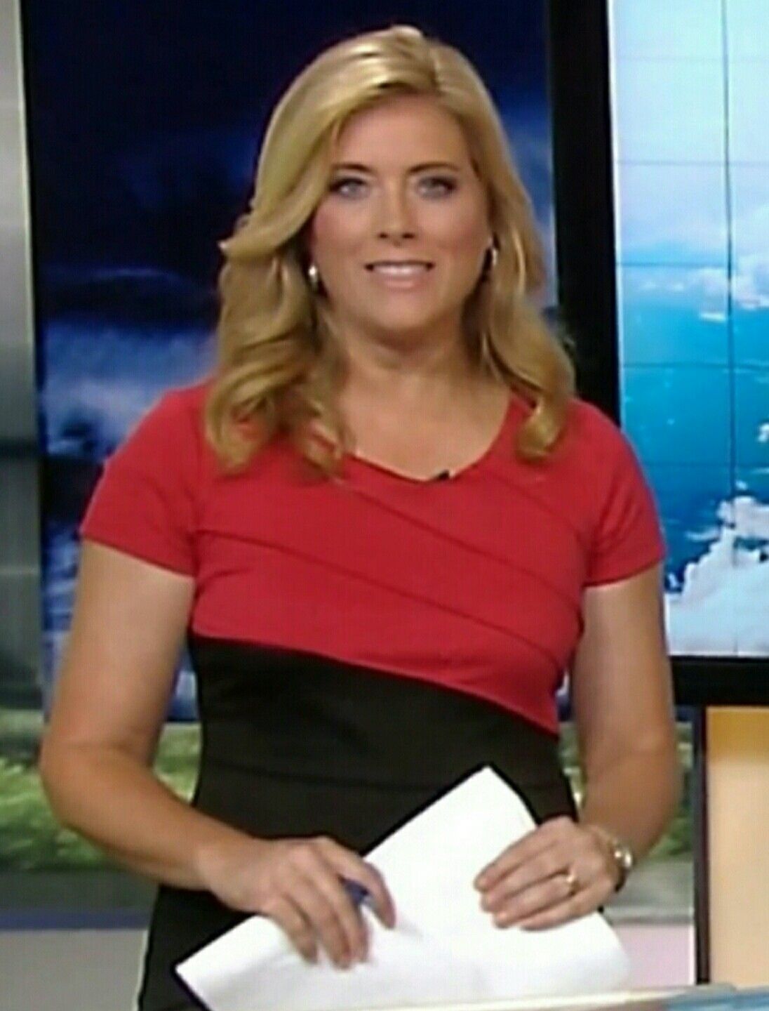 Kelly Cass, Queen Mother of The Weather Channel- she NEVER goes on - Kelly Cass’s Height: The Weather Channel’s Style