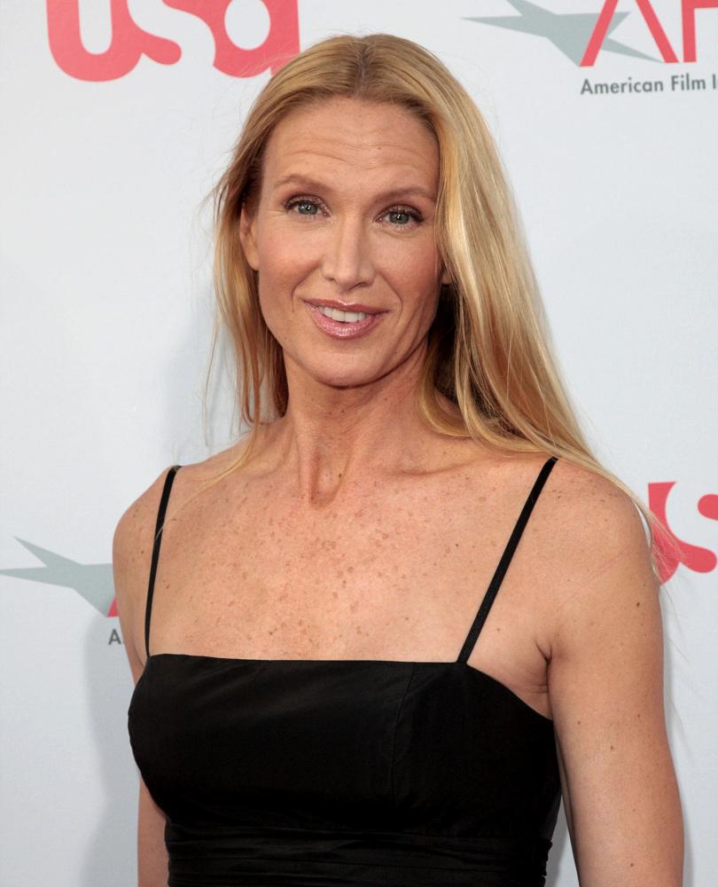 Kelly Lynch - Actress, Model - Kelly Lynch’s Height: Hollywood Star’s Striking Build