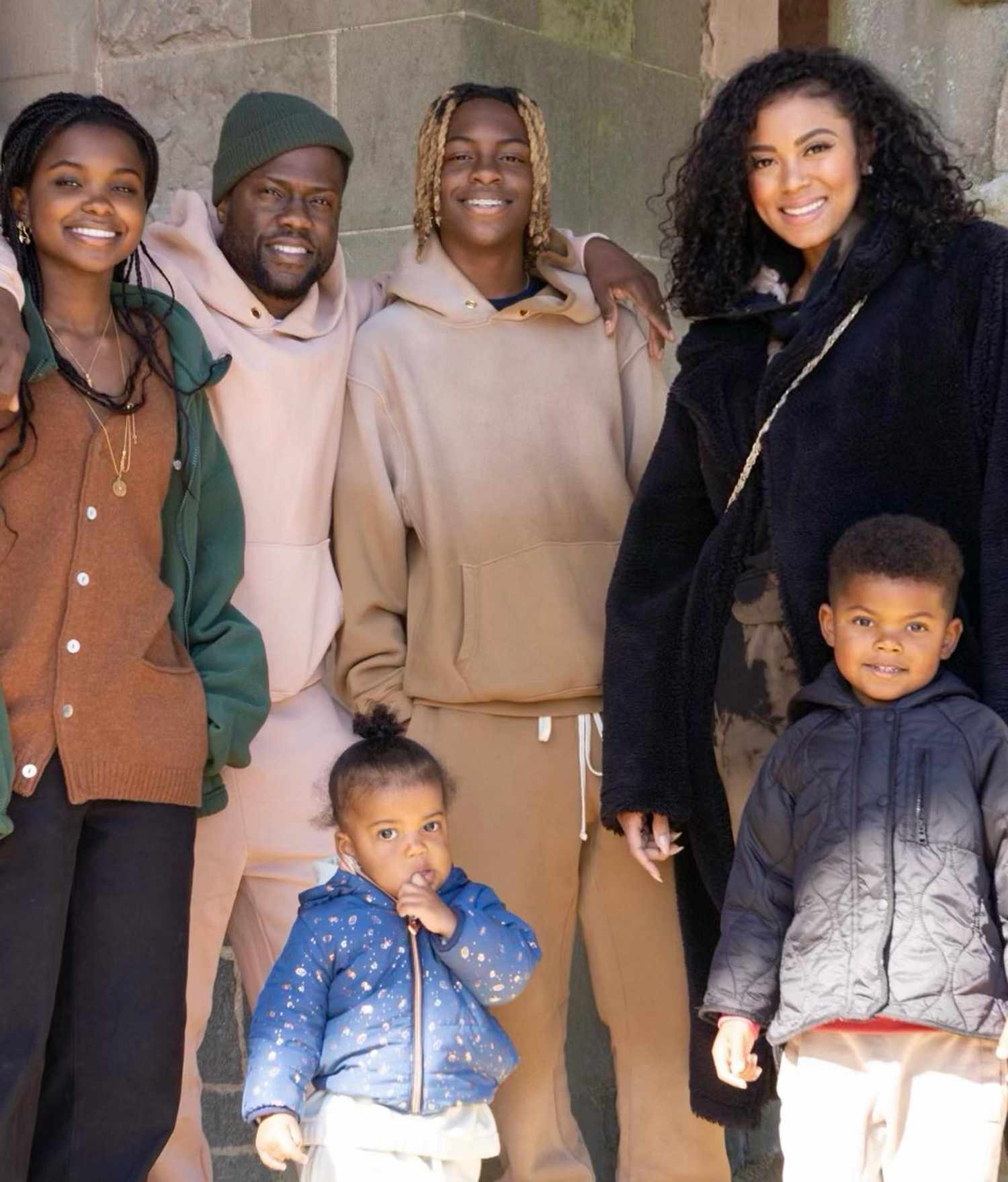 KEVIN HART JOKES THAT HIS WIFE ENIKO AND KIDS FIND HIM ‘ANNOYING’ - T-News - Kevin Holland Age – UFC Fighter’s Real Age Revealed