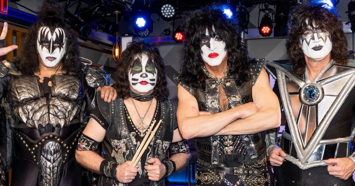 Kiss Members Ages: How Old Are the Kiss Band Members? - kiss him not me tv show