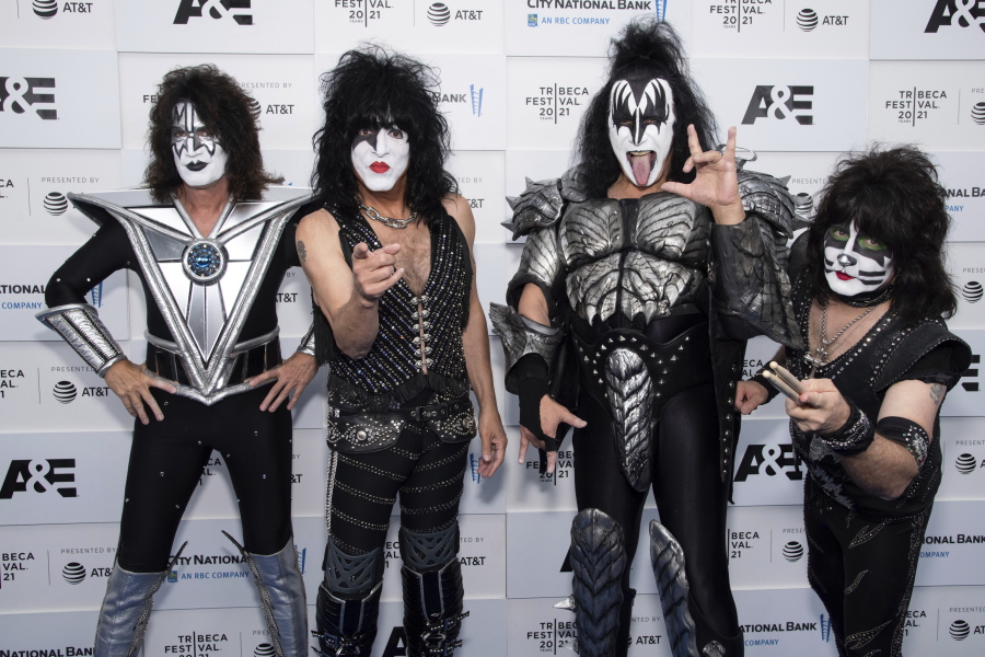 Kiss reveal last dates of their farewell tour, ending in NYC - The - kiss him not me television show
