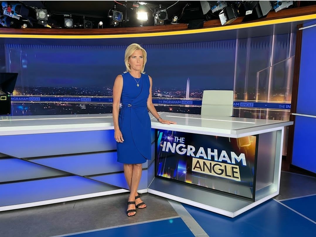 Laura Ingraham's feet - Laura Ingraham Measurements: Conservative Star’s Style & Physique