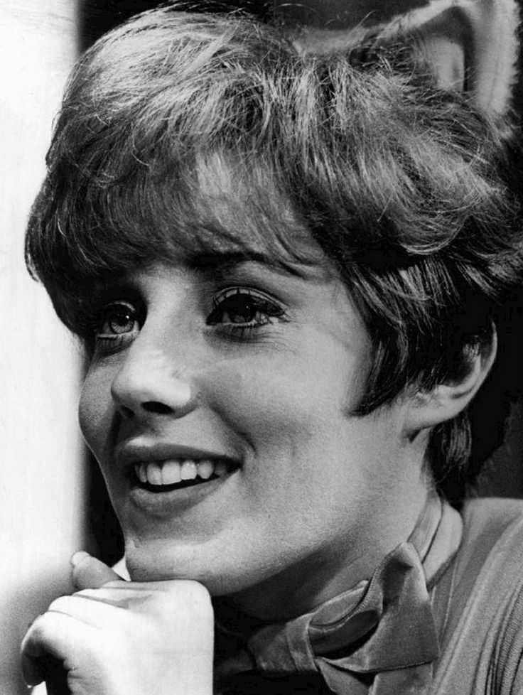 Lesley Gore - Celebrity biography, zodiac sign and famous quotes - How Tall Was Lesley Gore: Music Legend’s Legacy