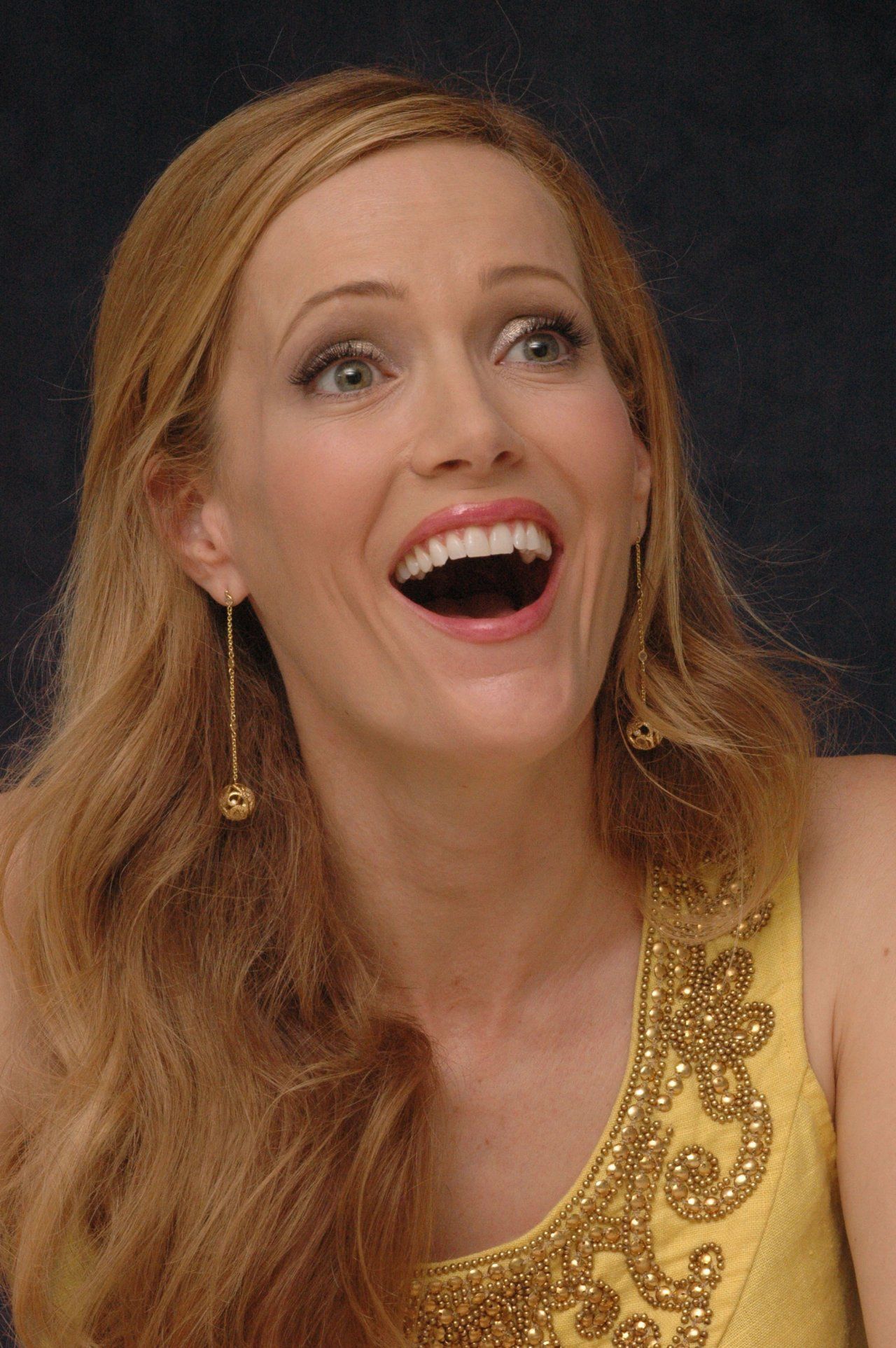Leslie Mann Photo: Leslie Mann | Leslie mann, Beauty, Celebrities - Leslie Mann’s Height: Hollywood’s Comedic Gem