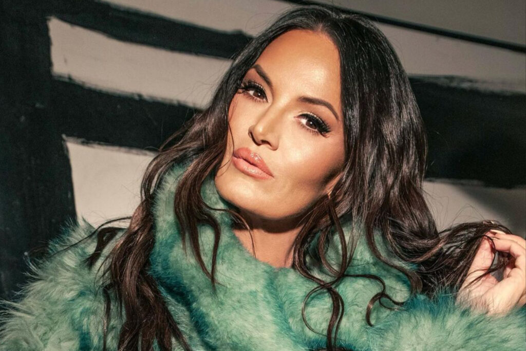 Lisa Barlow Says This $5 Lip Gloss Is Better Than Tom Ford - Lisa Barlow’s Height: Real Housewives of Salt Lake City Star