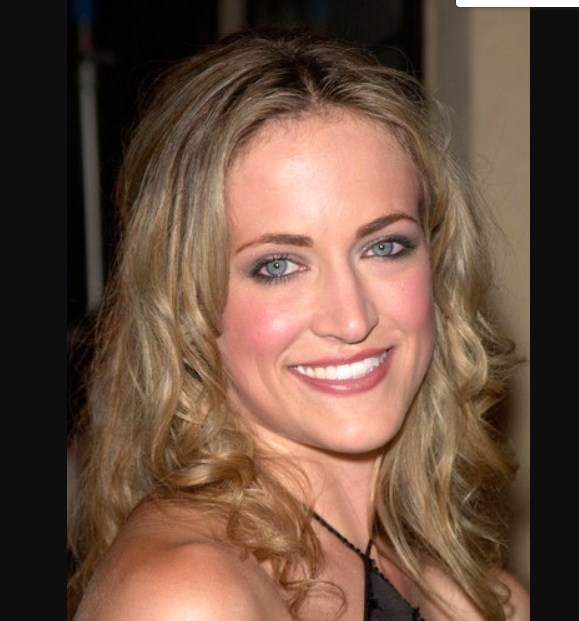 Lori Heuring Bra Size & Body Measurements - Actress Body & Bra Size - How Tall Is Lori Singer: Footloose Star’s Graceful Frame