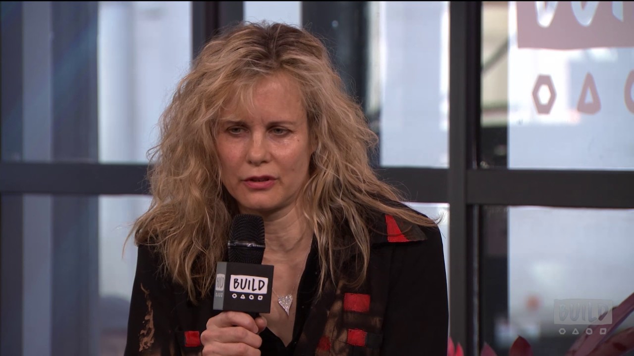 How Tall Is Lori Singer: Footloose Star’s Graceful Frame