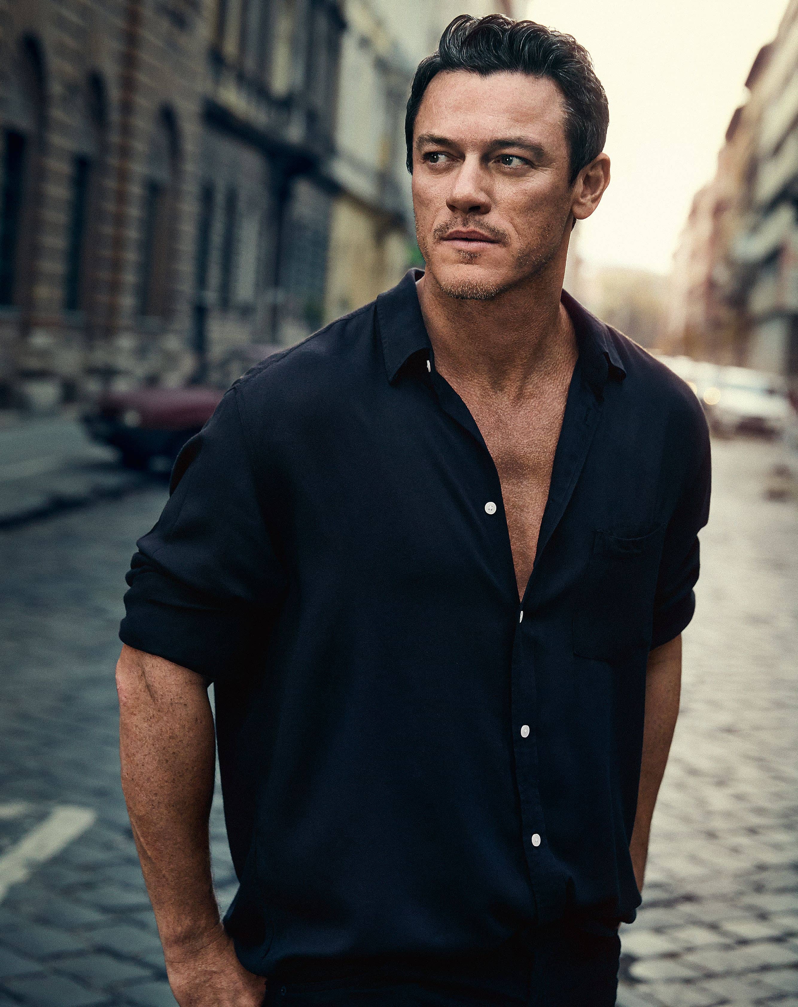 LUKE EVANS - Luke Evans’ Height: How Tall Is This Hollywood Heartthrob?