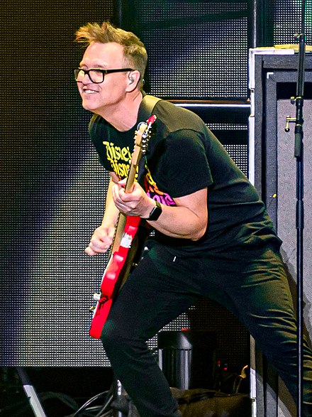Mark Hoppus - Wikiwand - Mark Hoppus’s Height: Blink-182’s Bassist Stats