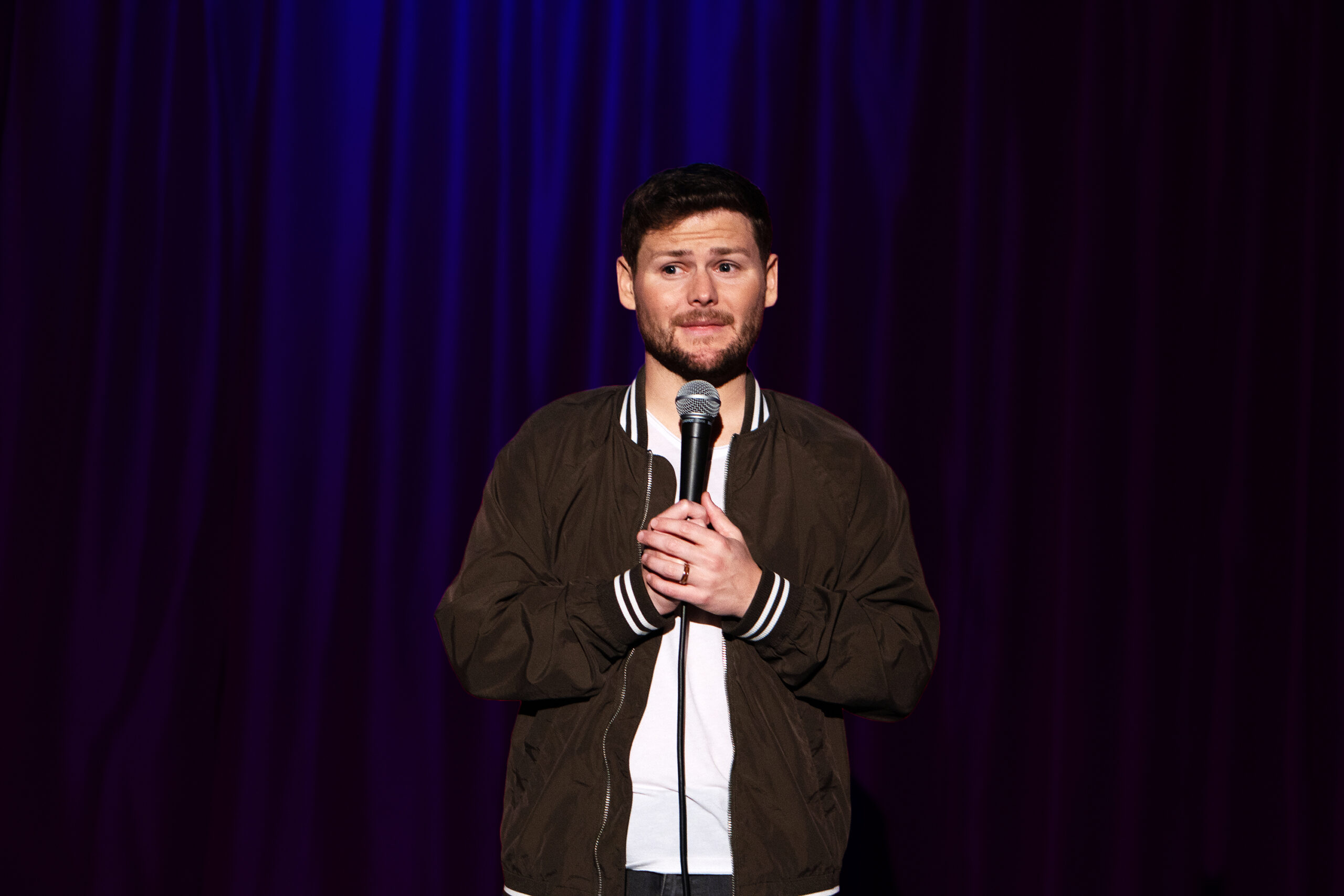 MEDIA - Drew Lynch - Drew Lynch’s Height: Stand-Up Comedy’s Rising Star