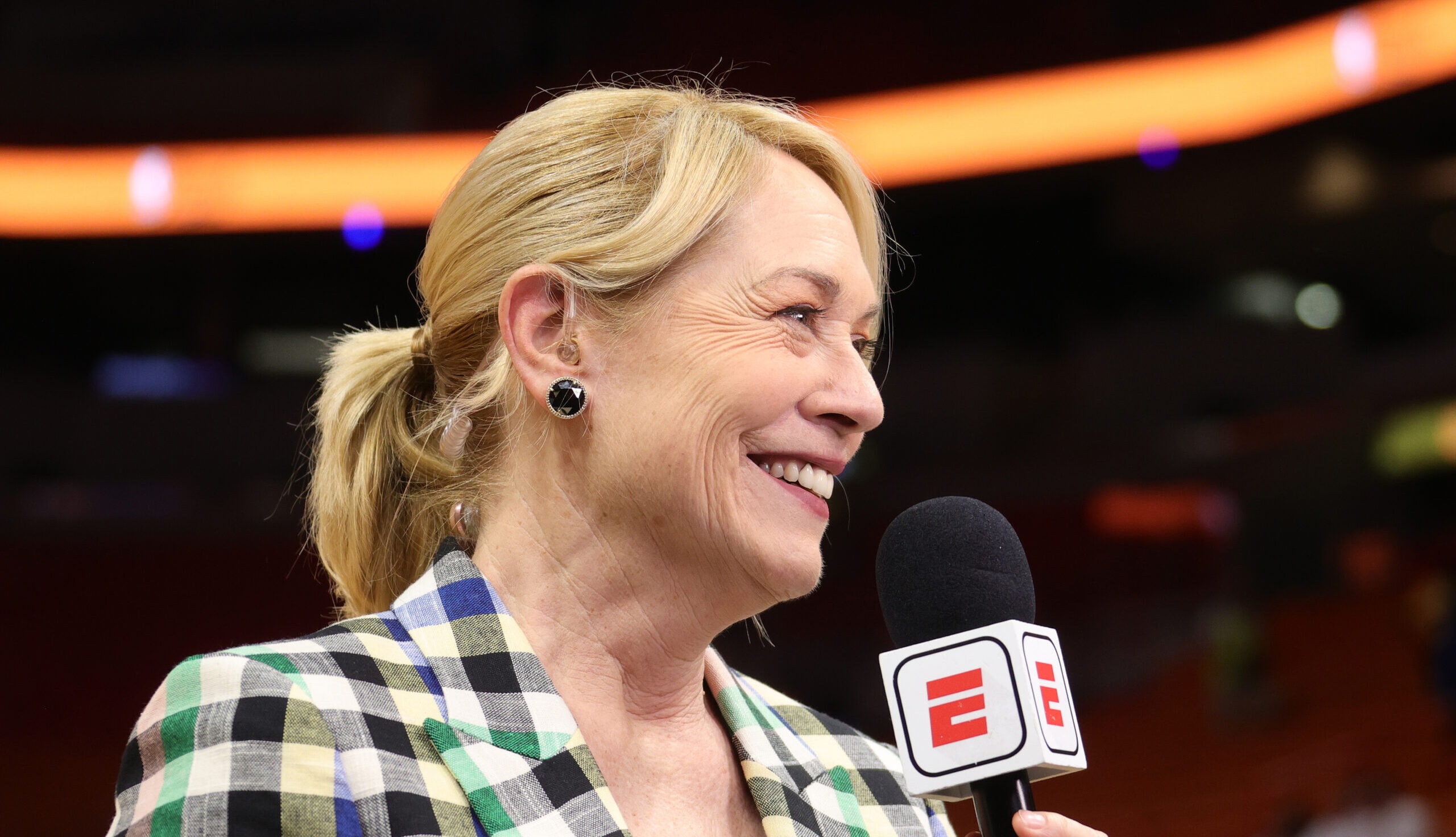 Nuggets' Nikola Jokic wins 2021-22 Kia Most Valuable Player award | NBA.com - Doris Burke’s Height: Basketball’s Legendary Voice
