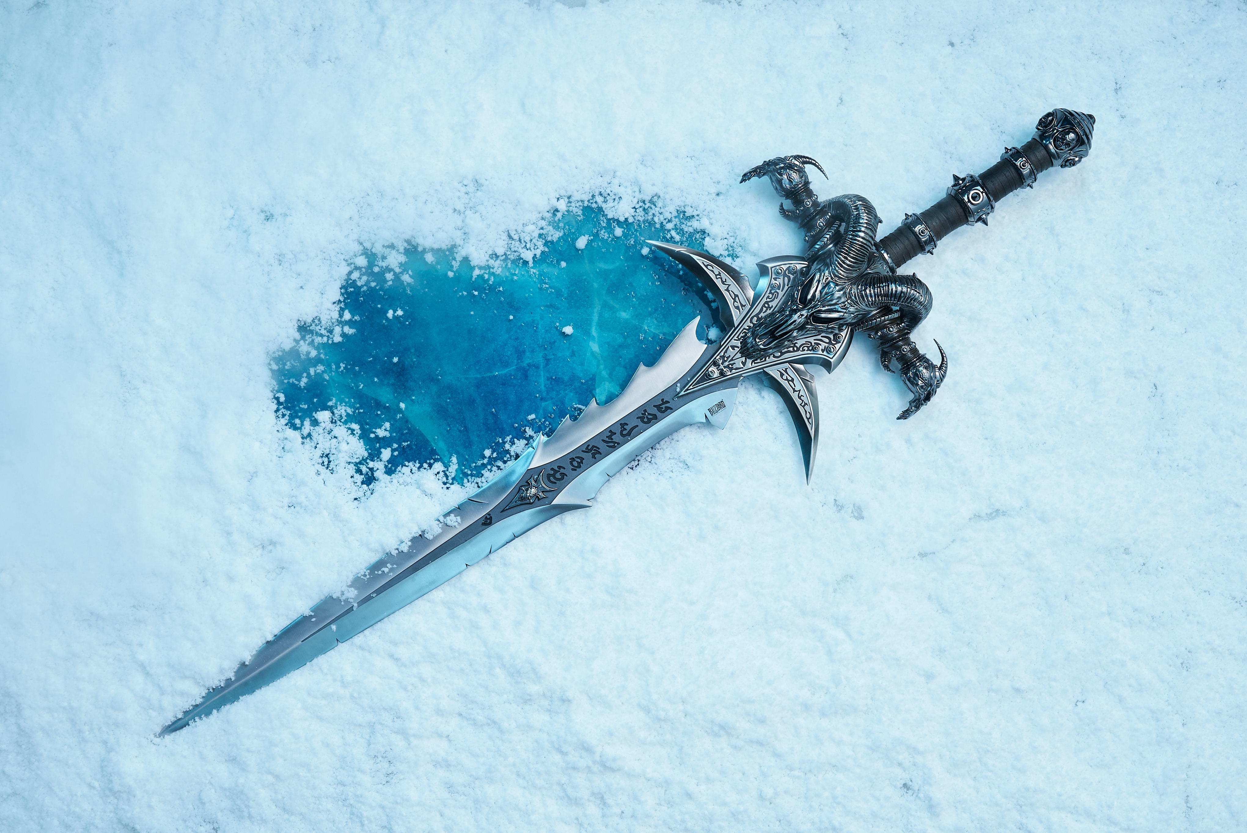 Official World of Warcraft Lich King Frostmourne Sword Replica Lays - sword art online the movie -progressive