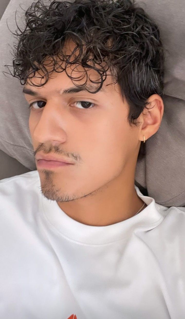 omar apollo | Omar, Apollo aesthetic, Pretty people - Omar Apollo’s Height: Indie Pop’s Rising Talent