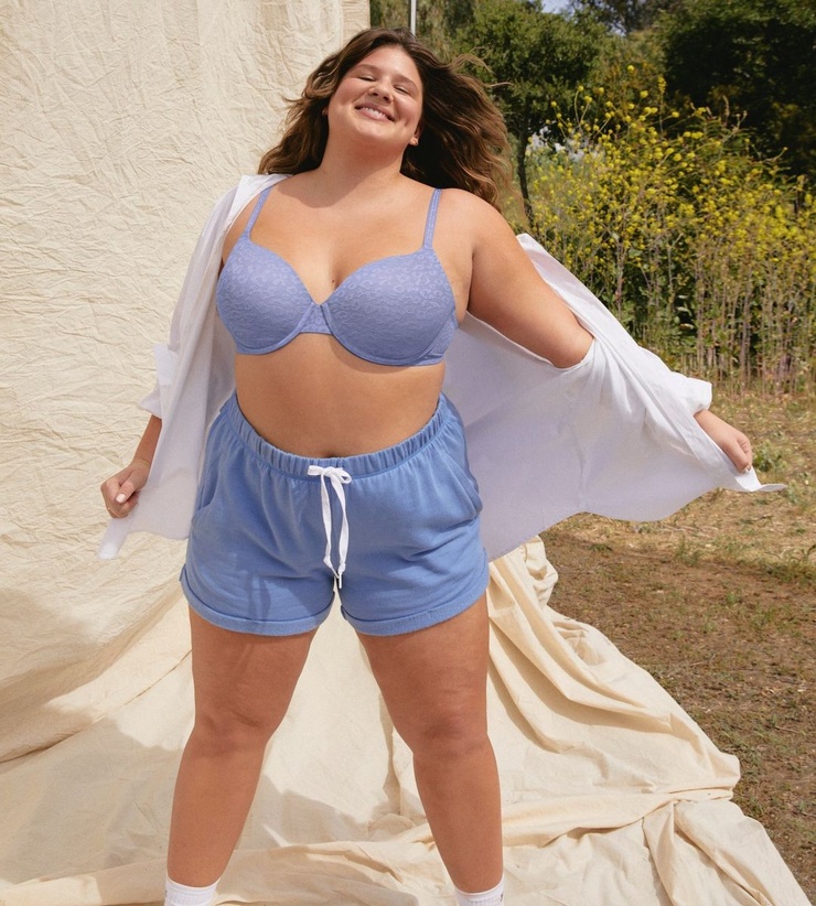 Picture of Remi Bader - Remi Bader’s Height: Plus-Size Advocate’s Influence