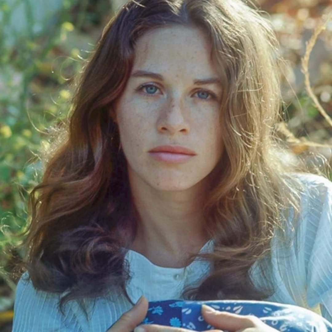 Pin by Winter Chill on Girls | Carole king, Carole, Portrait photo - Carole King’s Height: Music Legend’s Enduring Charm