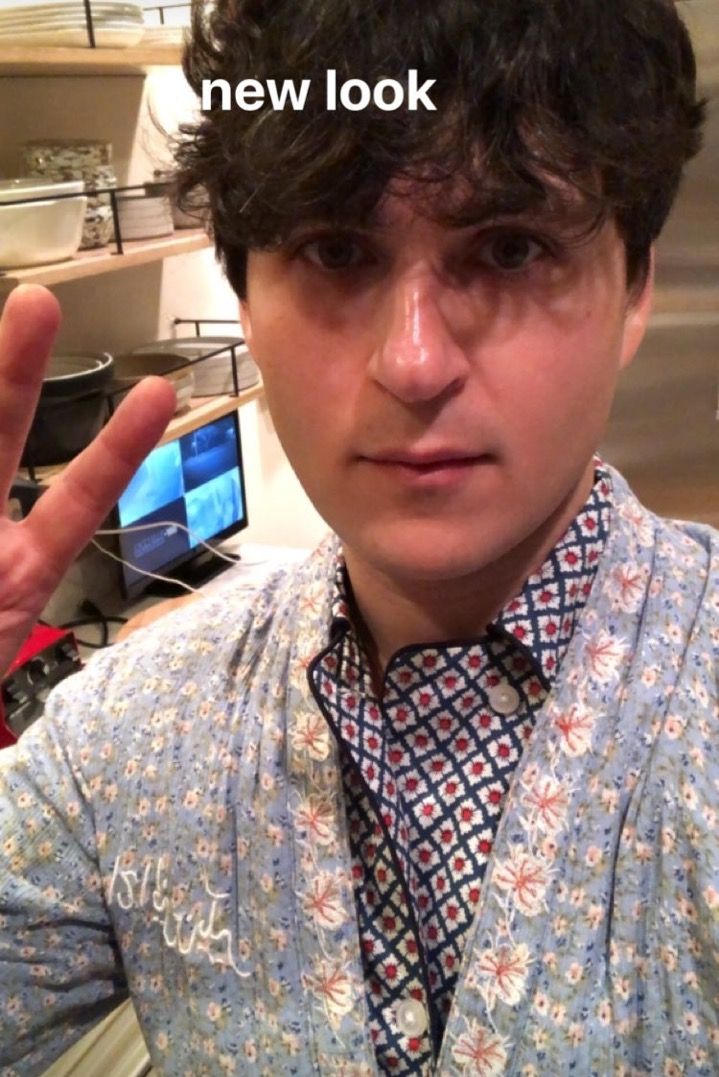 Pin de Roxanne Lopez en EZRA KOENIG - Ezra Koenig’s Height: Vampire Weekend Frontman Revealed