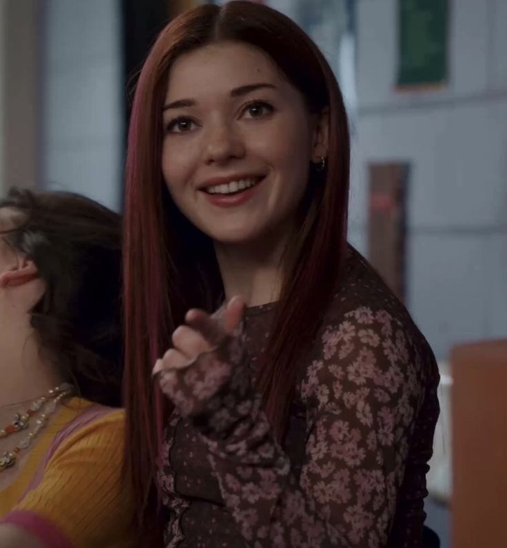Pin di iconicphotos su Ginny & Georgia | Serie tv - Abby’s Height in Ginny & Georgia – How Tall Is Her Character?