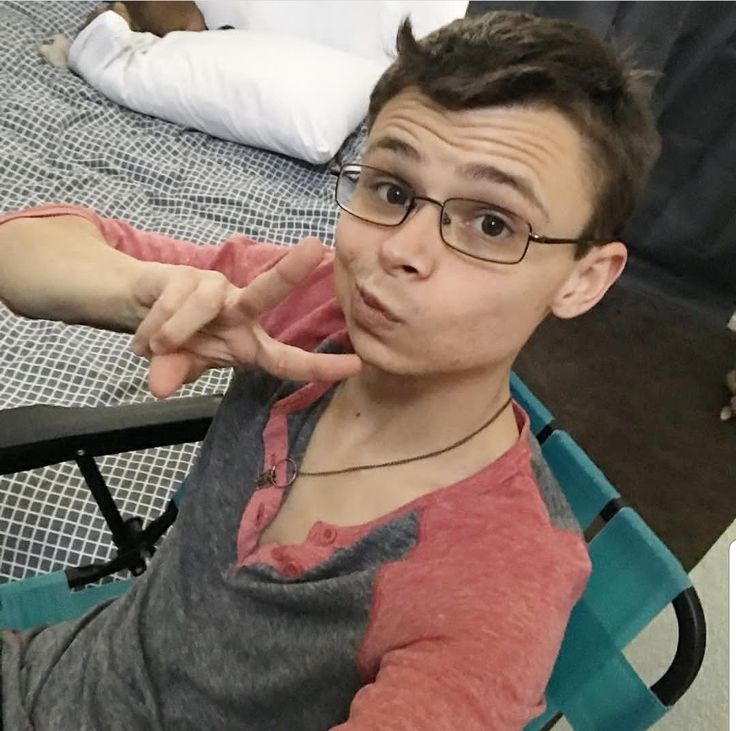 Austin’s Age in Ginny & Georgia Season 3 – Fans Are Asking!