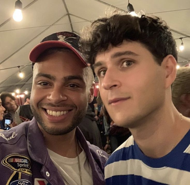 Ezra Koenig’s Height: Vampire Weekend Frontman Revealed
