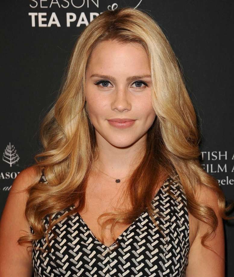 Pin on Me and Gemini - How Tall Is Claire Holt: Vampire Diaries Star’s Frame