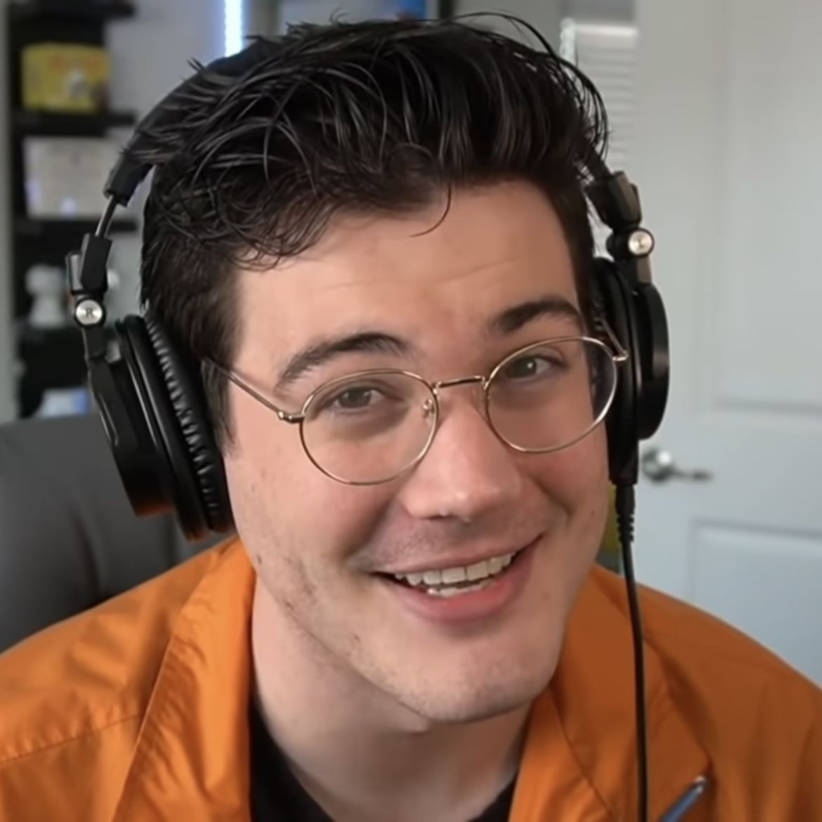 Pretty Men, Over Ear Headphones, Headset, Ted, Cute Guys, Headphones - Ted Nivison’s Height: The Actor’s Rising Profile