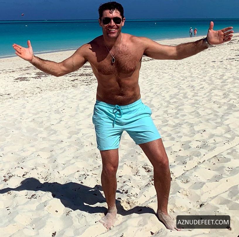 ROB SCHMITT Feet - AZNudeFeet Men - Rob Schmitt’s Height: Newsmax Anchor’s Stature