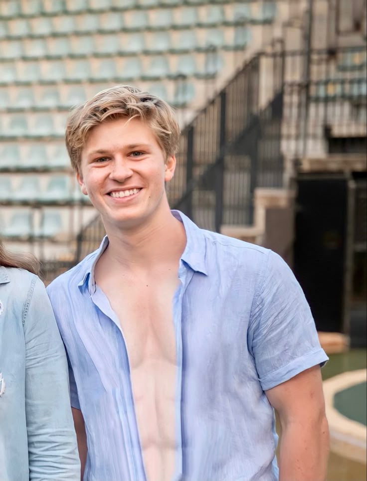 Robert Irwin 😏 | Irwin, Australian actors, Robert - How Tall Is Robert Irwin: Wildlife Warrior’s Charisma