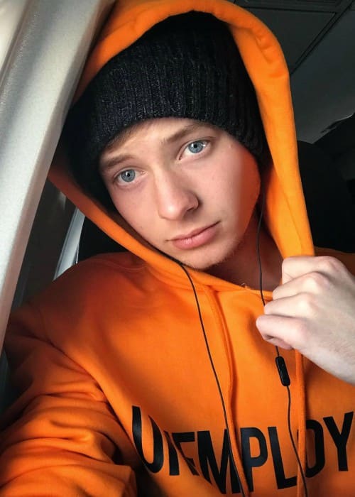 Sam Golbach Height, Weight, Age, Body Statistics - Healthy Celeb - Sam Golbach’s Height: YouTube Sensation’s Build