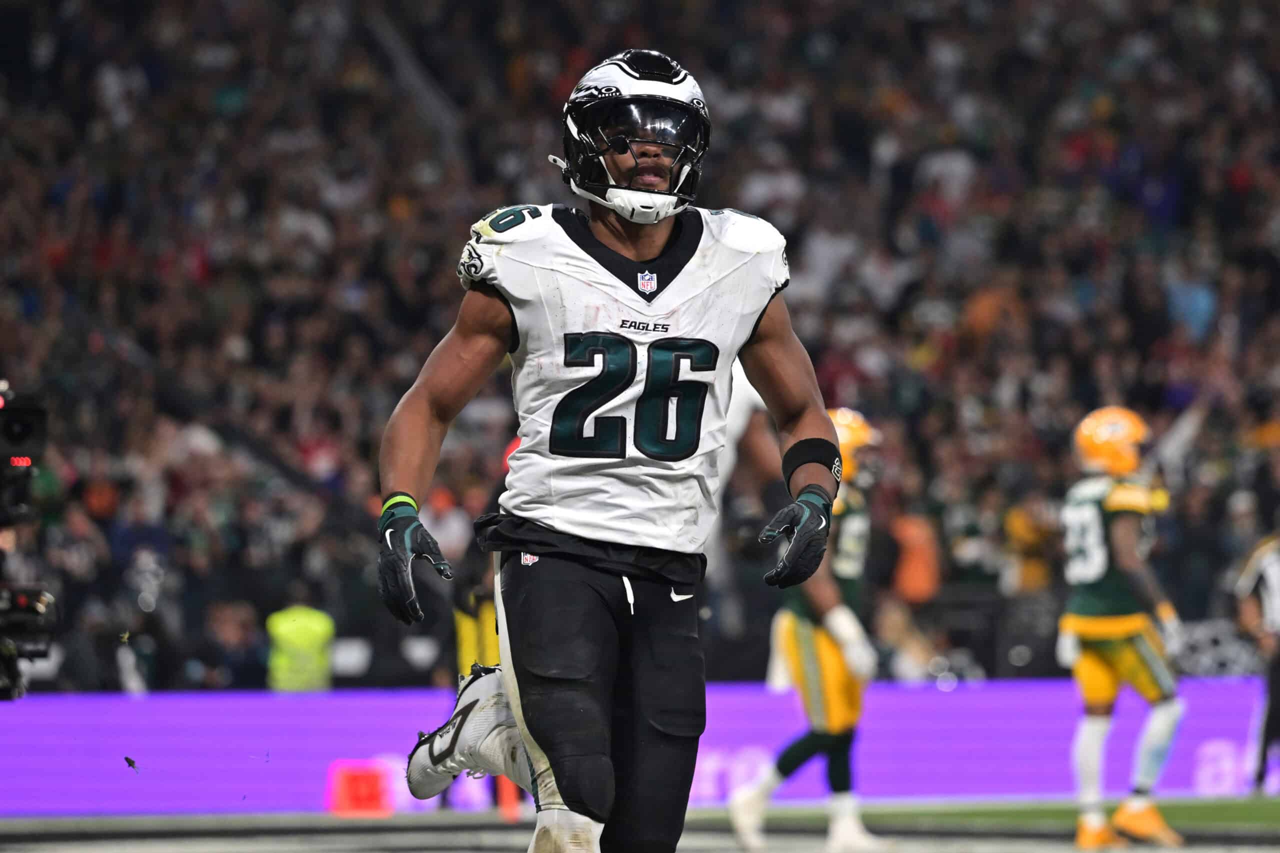 Saquon Barkley Made Eagles History In Debut - How Tall Is Saquon Barkley? Giants Star’s Height on the Field