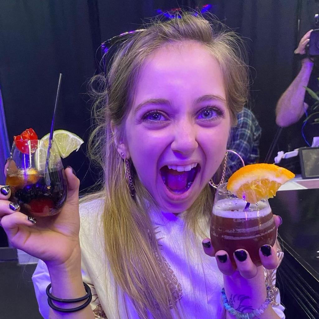 Shauna Rae's Height: How Tall Is the TLC Star? - Shauna Rae’s Height: Too Short to Date’s Star