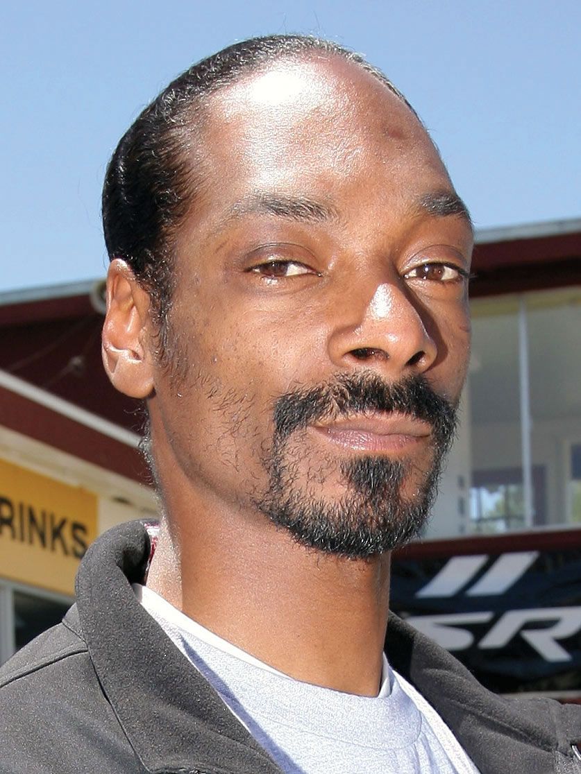 Snoop Dogg | Biography, Songs, Movies, Real Name, Olympics, Albums - How Old Is Snoop Dogg? Rap Icon’s Age and Career Milestones