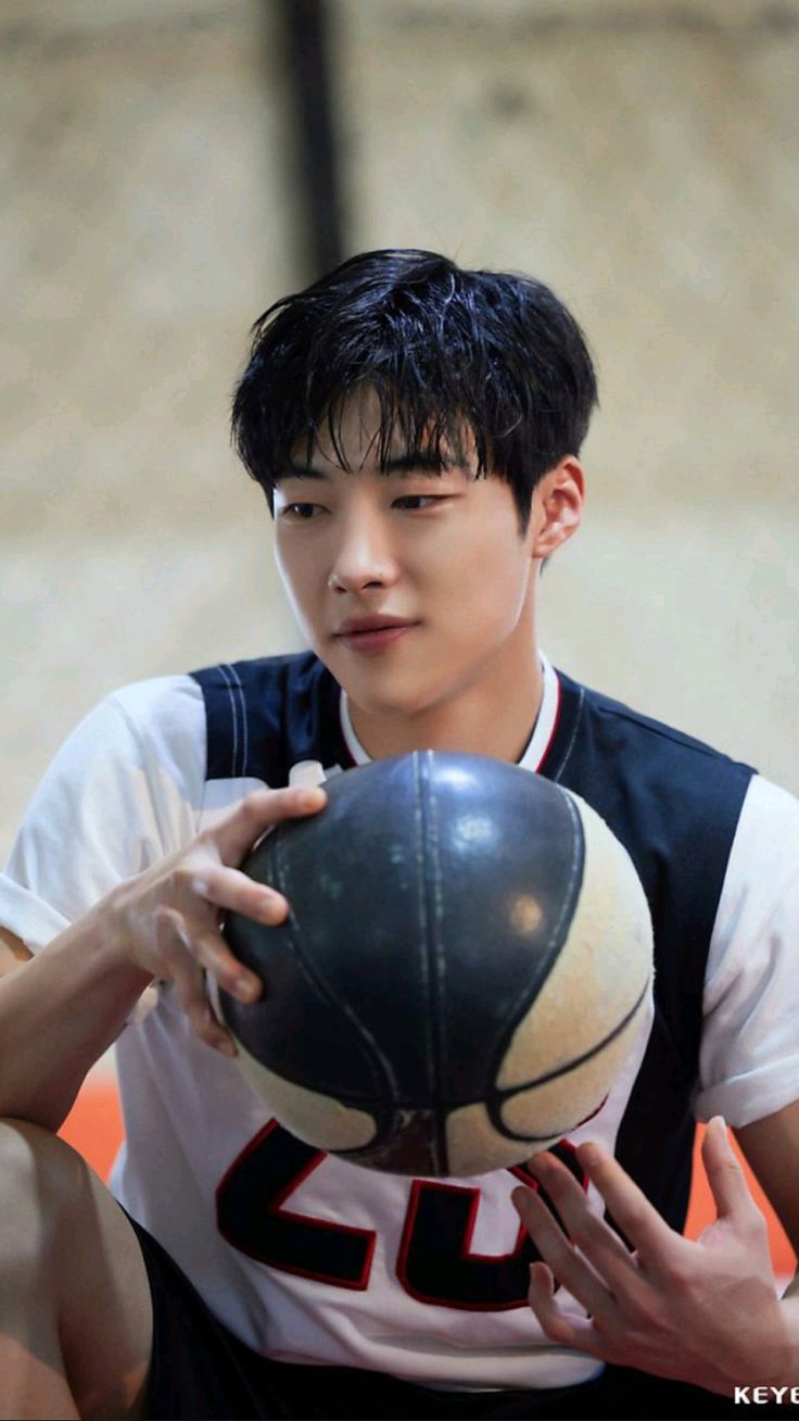 Story pin image - Woo Do-hwan’s Height: K-Drama Heartthrob Revealed