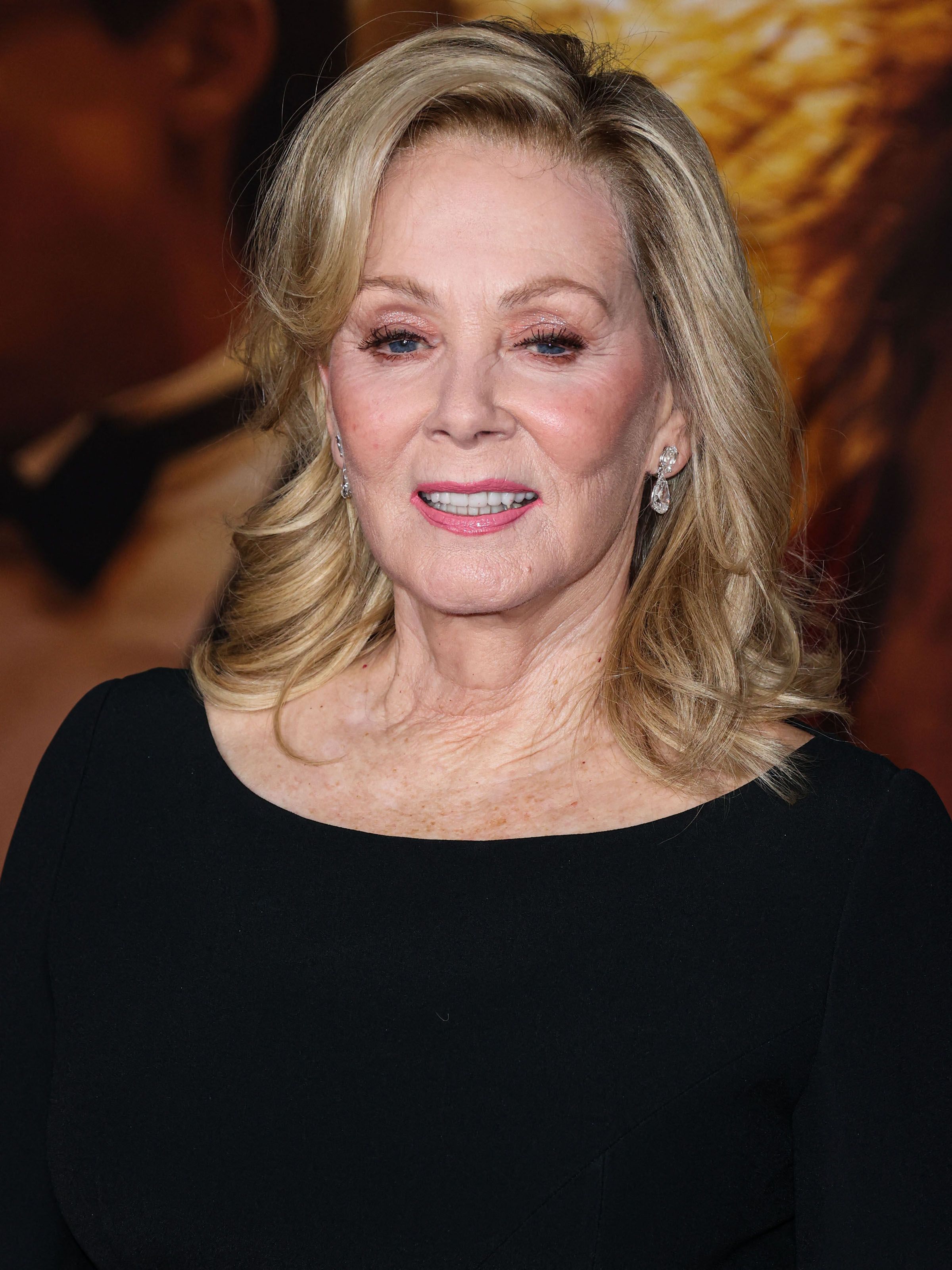 The Brady Bunch Movie Summary, Latest News, Trailer, Cast, Where to - Jean Smart’s Height & Weight: How She Stays Fit at 73!