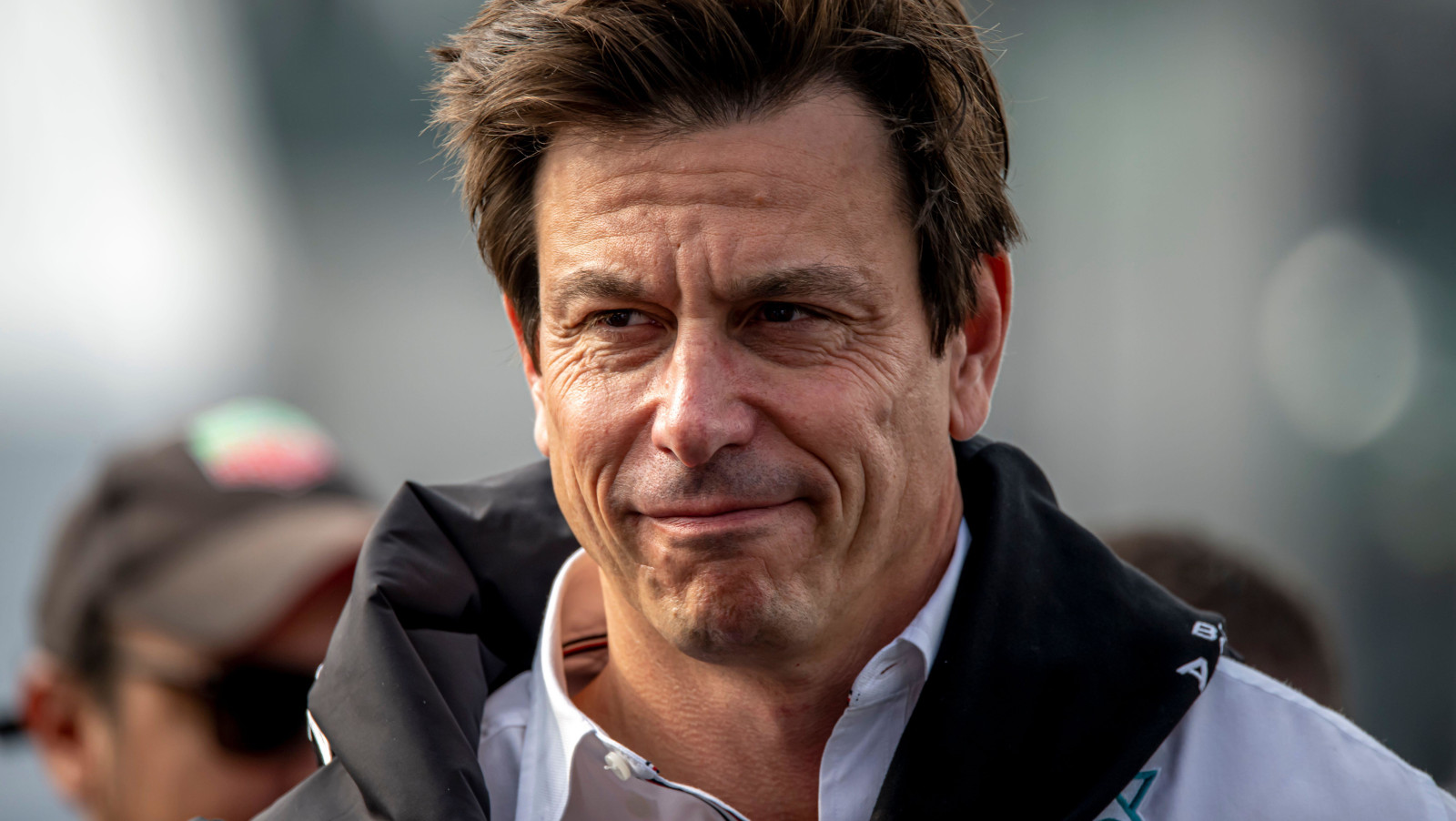 Toto Wolff leaves F1 viewers in stitches with Fernando Alonso - Toto Wolff’s Height: Mercedes F1 Boss Commands Attention