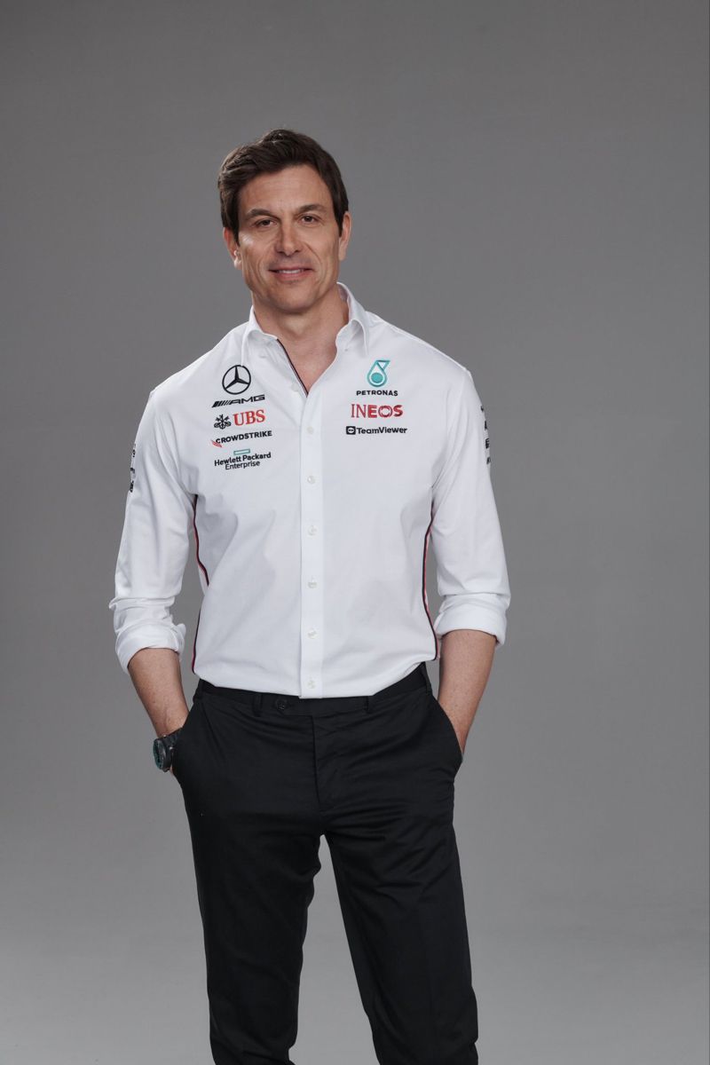 toto wolff | Look social masculino, Roupas para trabalhar, Roupas - Toto Wolff’s Height: Mercedes F1 Boss Commands Attention
