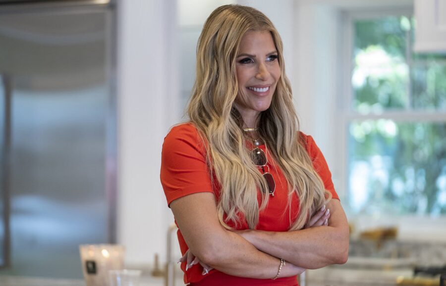Tracy Tutor - Actress, Writer, Real Estate Agent, Personality - Tracy Tutor’s Height: Million Dollar Listing Star