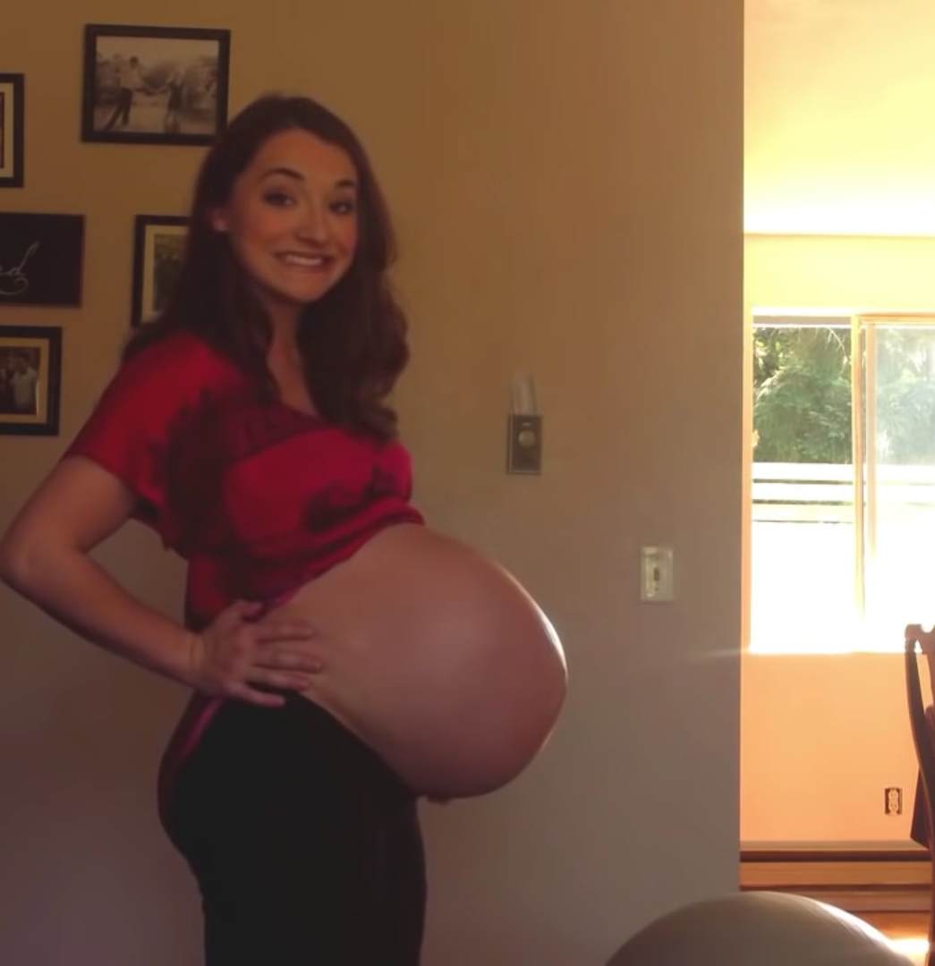 Twin Pregnancy | Pregnant belly, Twin pregnancy, 16 weeks pregnant - Is Georgia Really Pregnant in Season 3 of Ginny & Georgia?