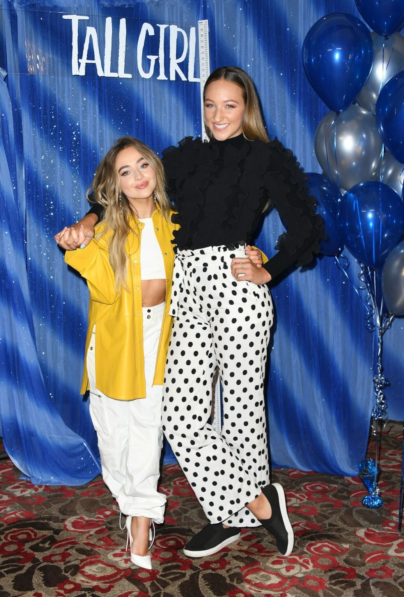 Unveiling Sabrina Carpenter's Height: Inside The Star's Enchanting Stature - How Tall Is Sabrina Carpenter? Pop Star’s Petite Stature Revealed
